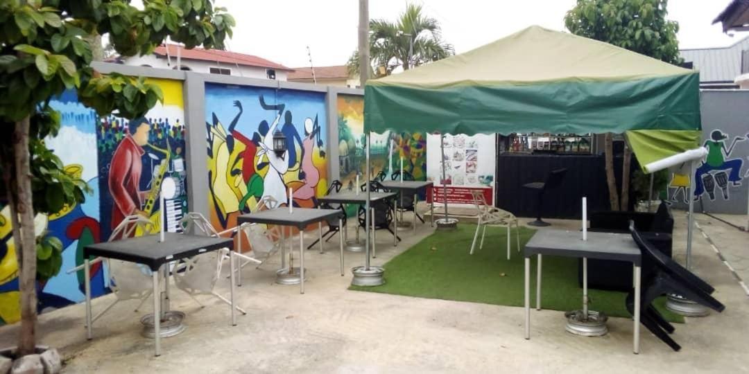 Hgl Guest House East Legon Esterno foto