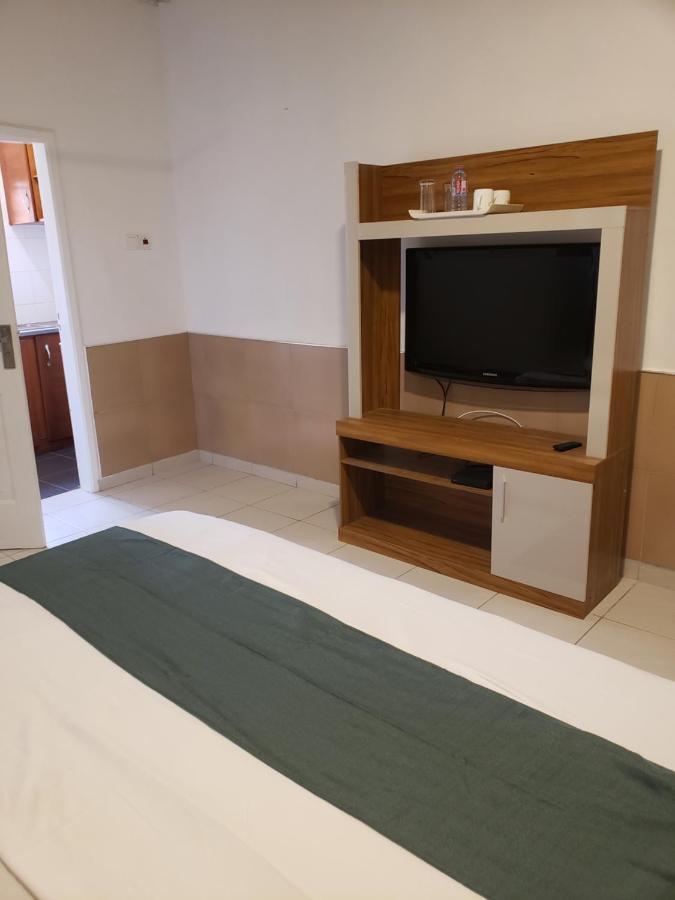 Hgl Guest House East Legon Esterno foto